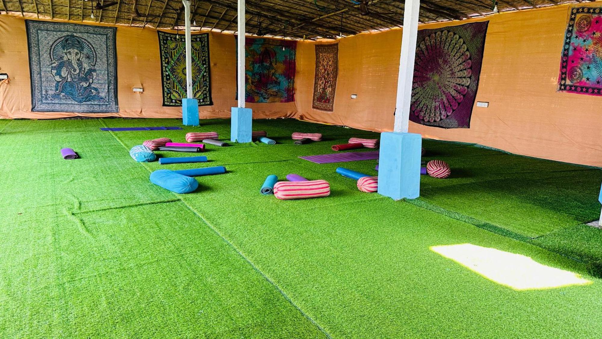 Omkar Wellness Inn Arambol Kültér fotó